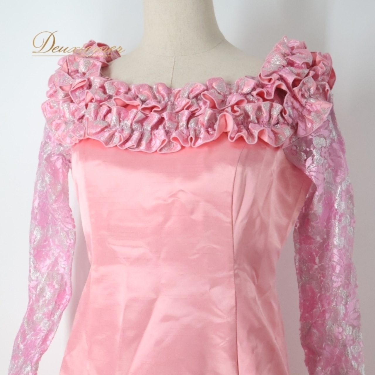 フラダンス 衣装 ワンピース ドレス ピンク系 LeiAloha ハワイアン アロハ フラ ダンス レッスン 練習 フリル レース サテン生地 光沢感 透け感 長袖 ラメ 華やか かわいい おしゃれ 上品 高級感 大人っぽい フレアスカート シルバー系 フラダンス用ドレス ダンス発表会 高級感ある衣装 レディースフレアスカート