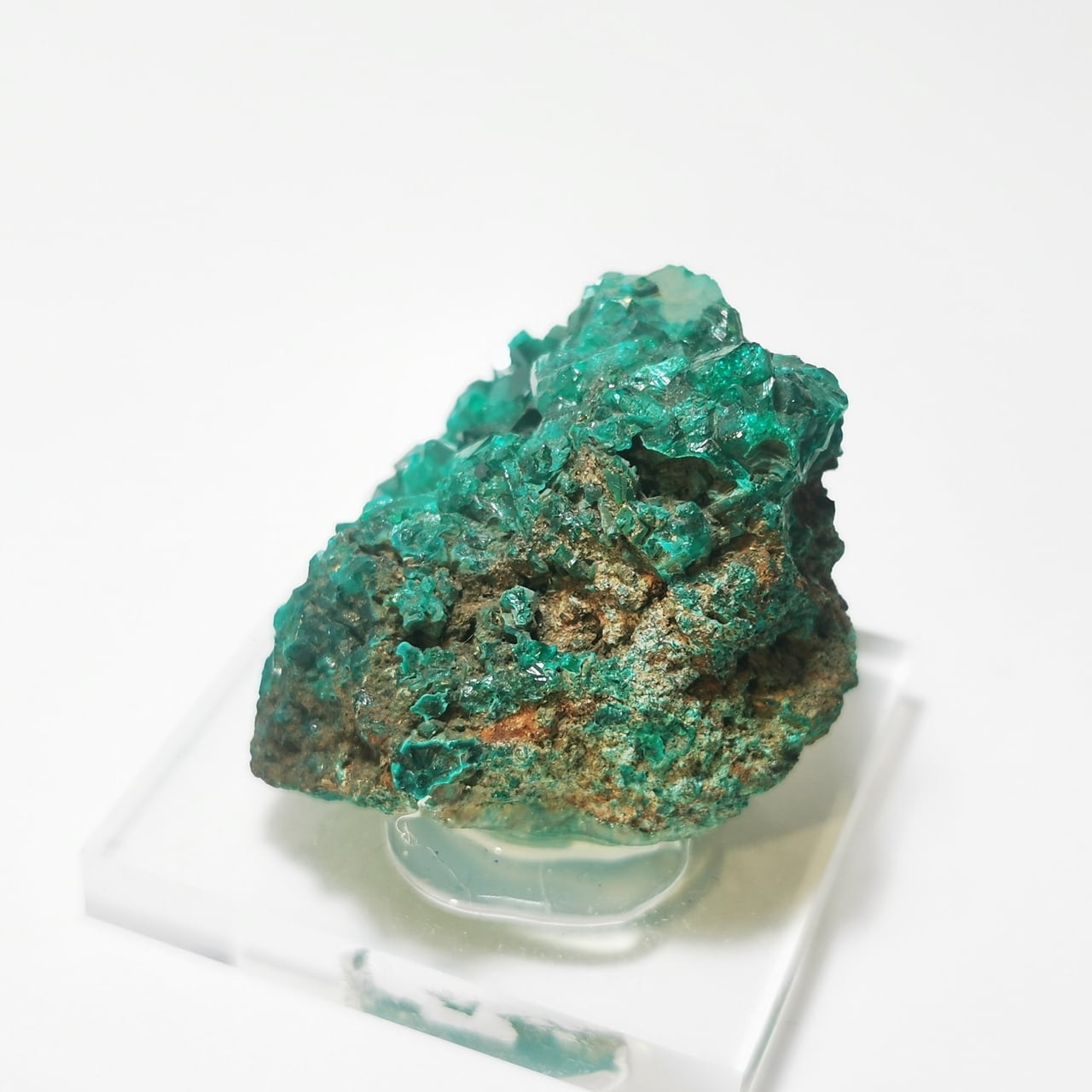 Dioptase Crystal on Matrix -ダイオプテーズ- コンゴ産 DI015 | Atom