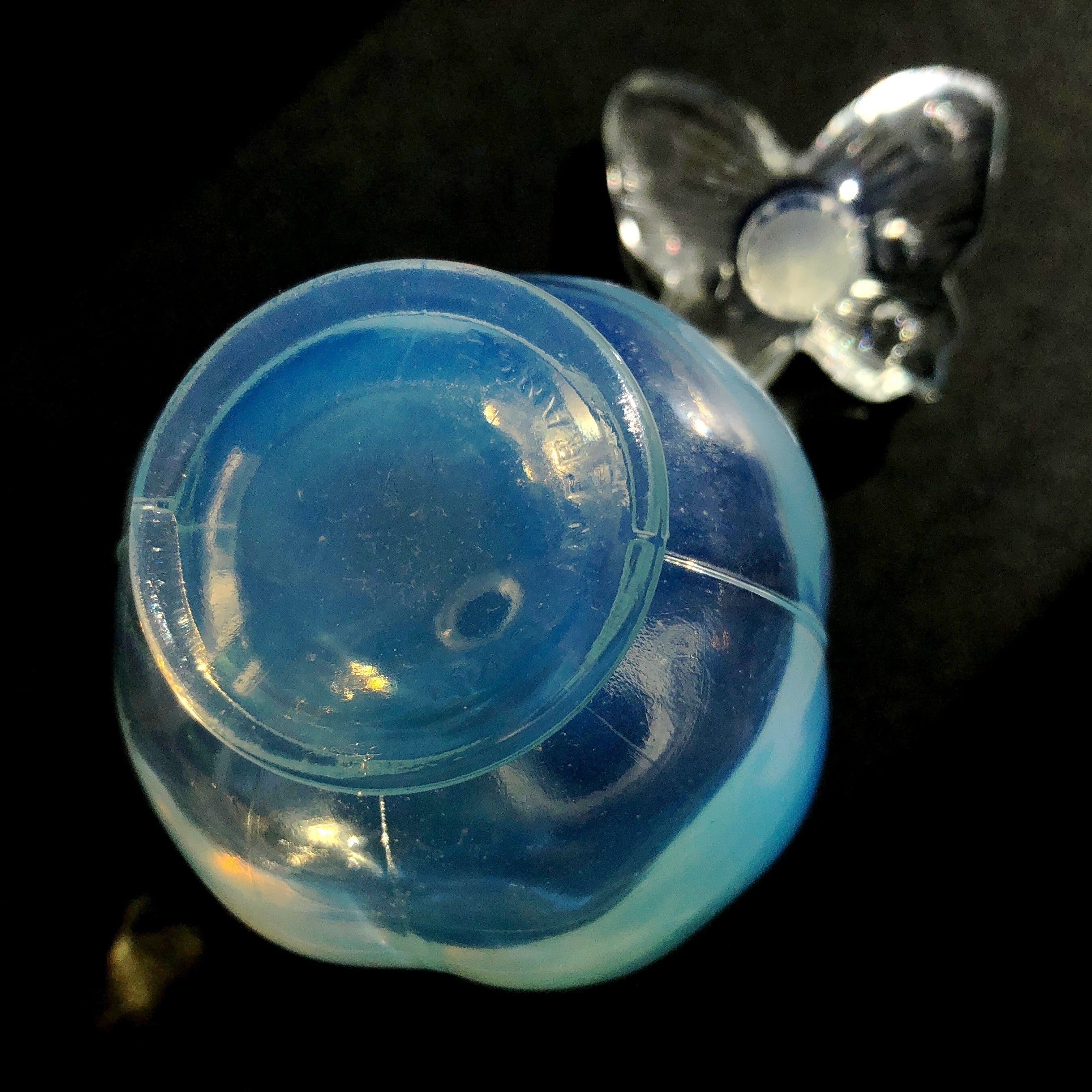 フランス1930s'オパールセント「蝶のパフィームボトル」香水瓶 フランス1930s'オパールセント「蝶のパフィームボトル」香水瓶