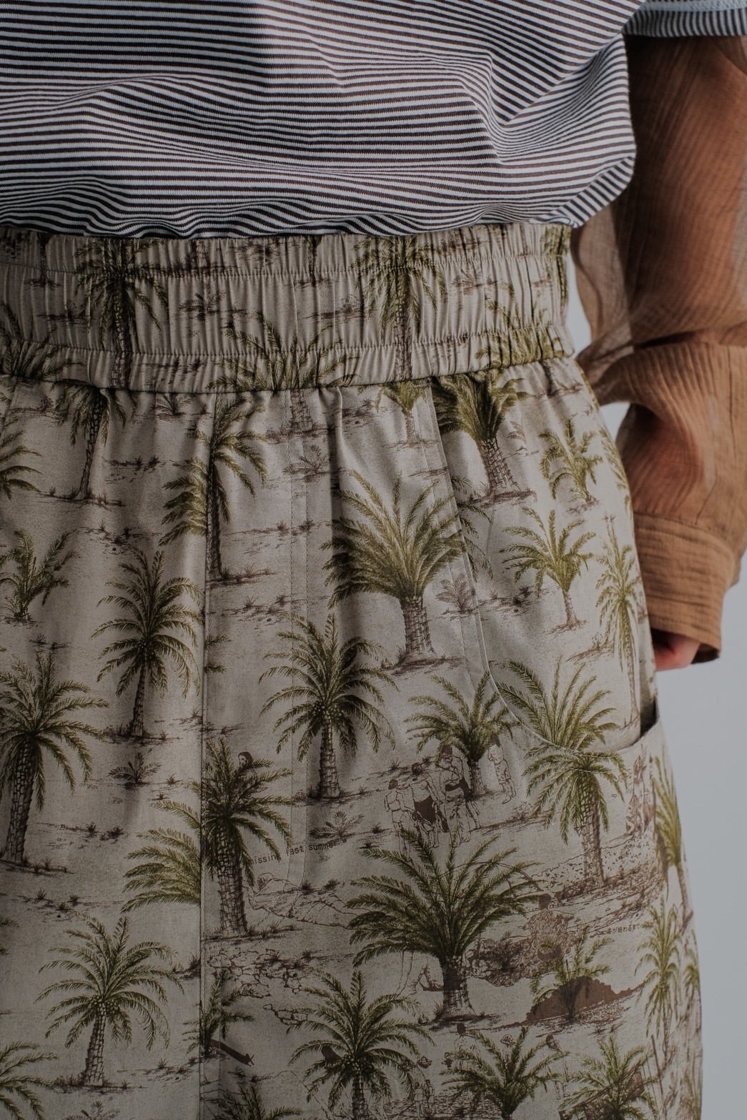 ABELIA EDWARD GOUCHA】ECHO SHORTS | puzzle