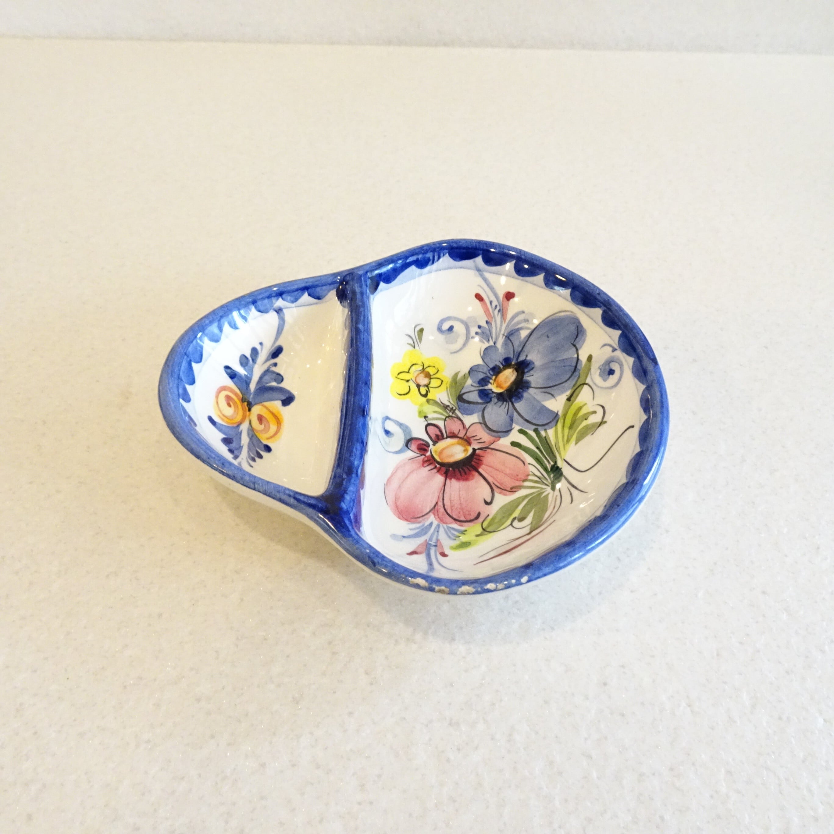 ハンドペイントの仕切りがついた器