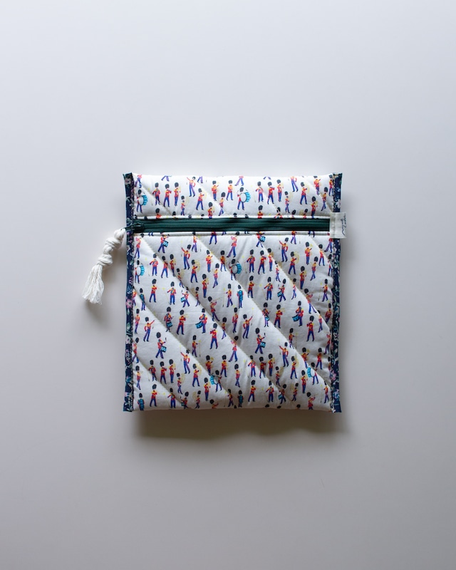 【Liberty fabric 】Quilt Book Sleeve. <London Afternoon>