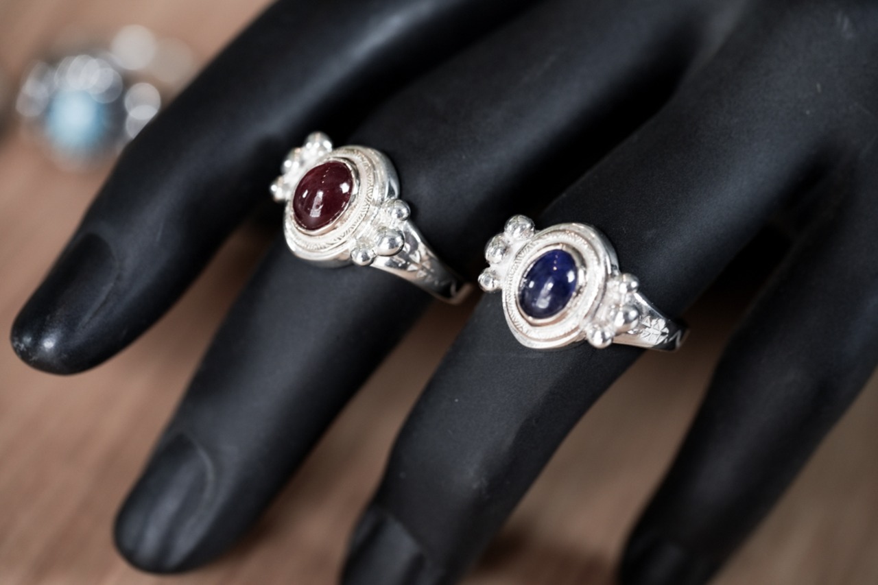 R-097 K10 Circle Native Oval Signet Ring (Ruby)