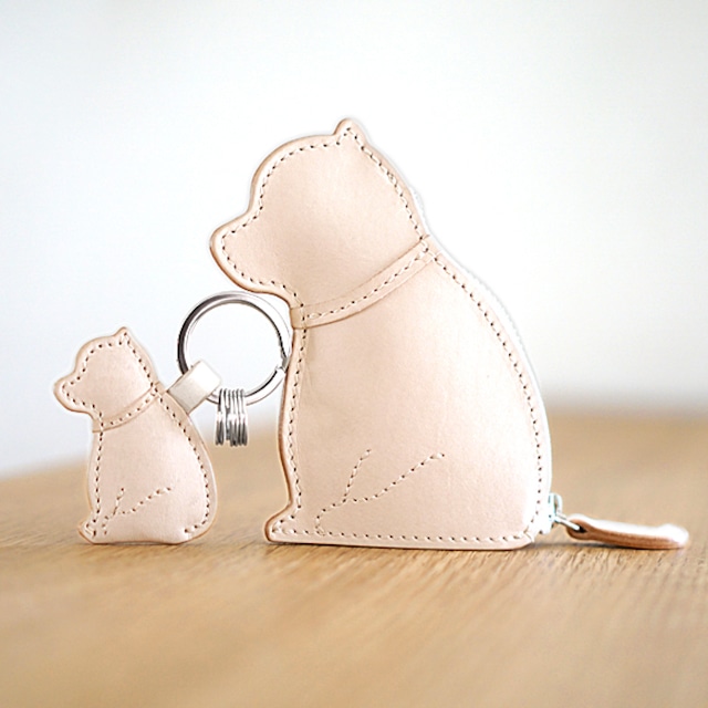 お座りする子犬のコインケース・ナチュラル