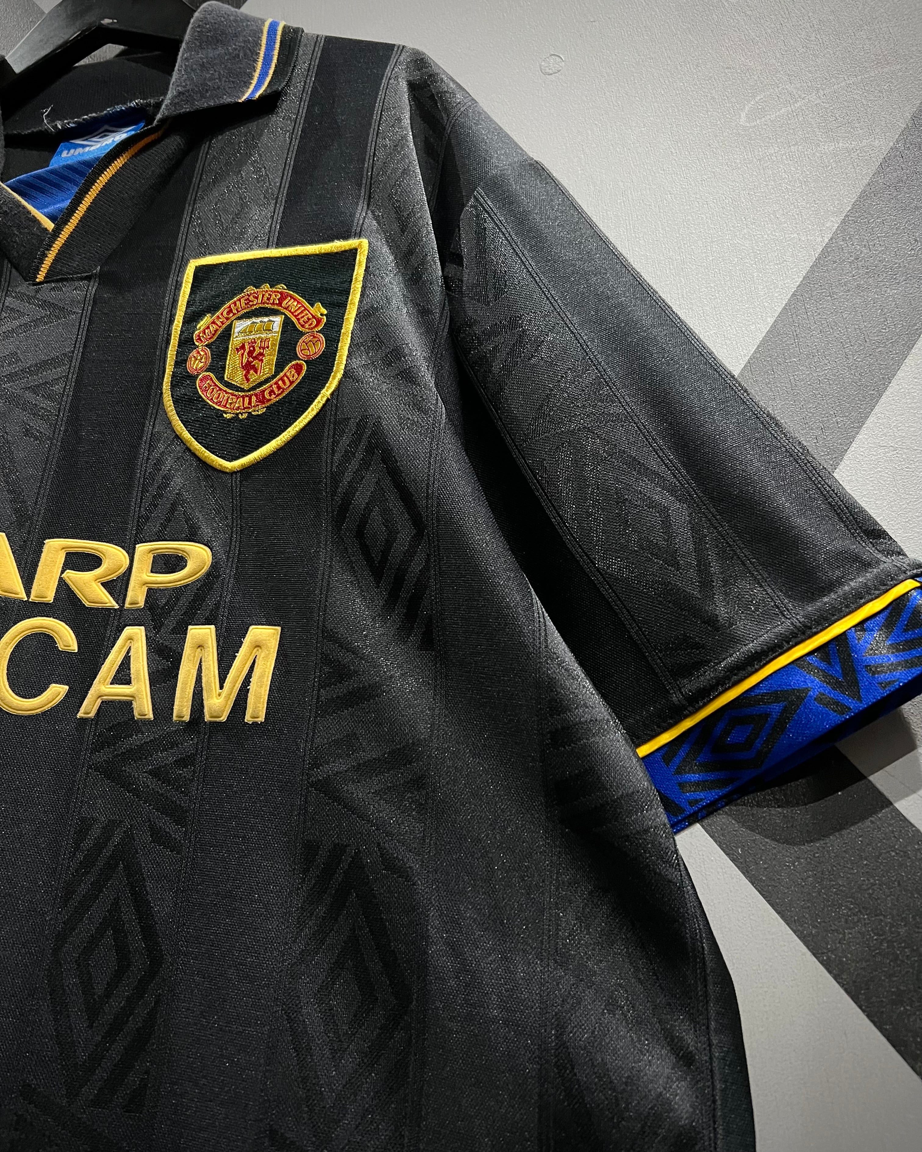 X VINTAGE】“UMBRO”“MANCHESTER UNITED”Emblem Embroidery Game Shirt