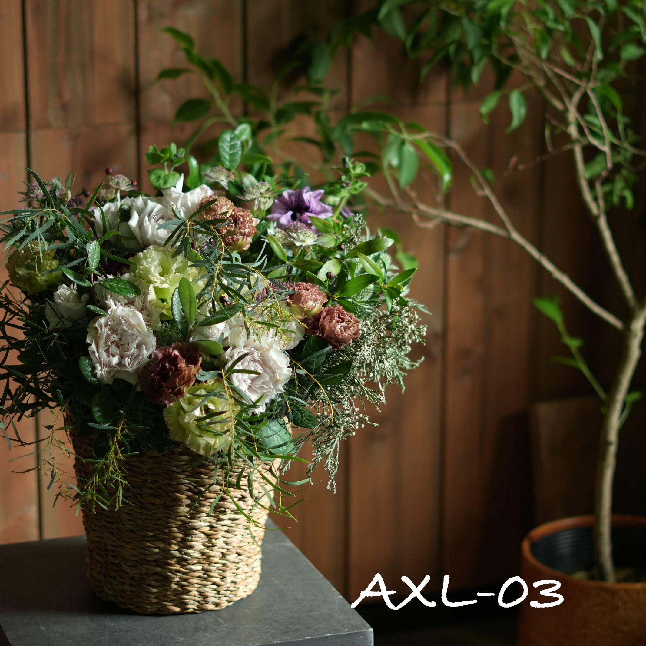 フラワーアレンジメント size XL-low | LUFF Flower&Plants WORKS online