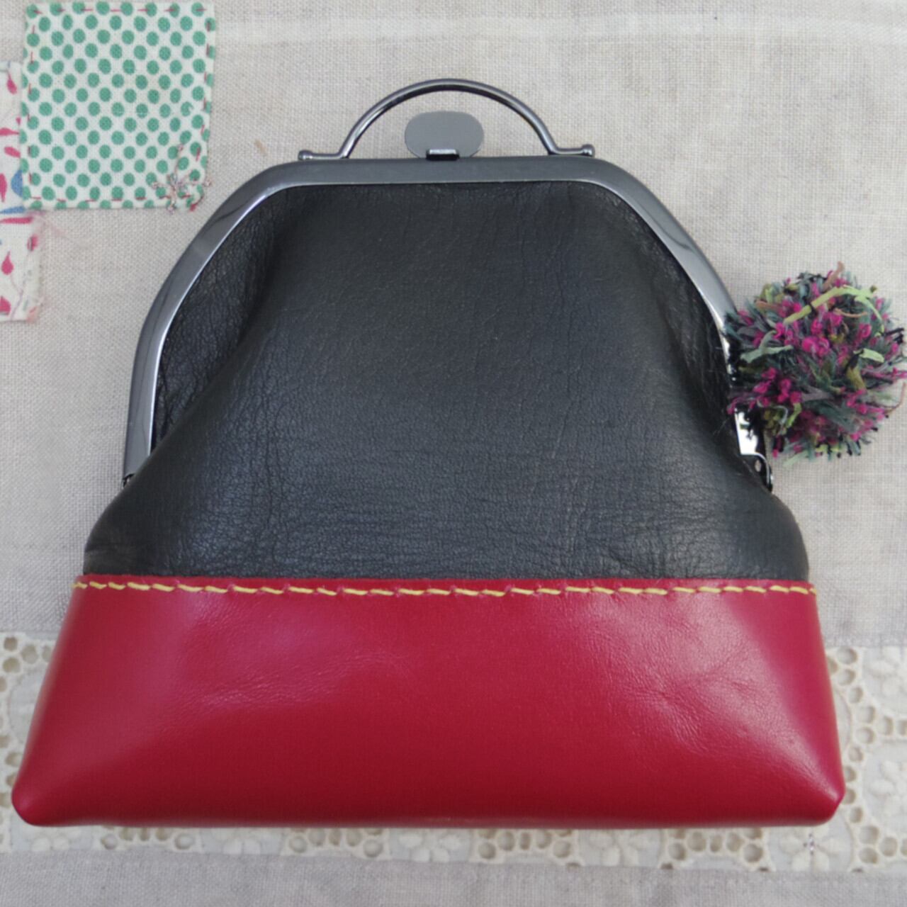 がまぐちポーチ「ゆらゆらあかべこ」 | polym