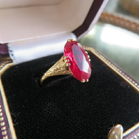 アンティーク K18合成ルビーの繊細なリング