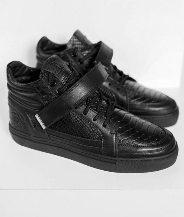 XA1 Sneaker – BLACK OUT