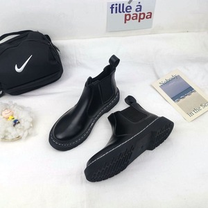 靴 ショートブーツ 3cmヒール かわいい 大人可愛い シンプル カジュアル 上品 おしゃれ かっこいい きちんと感 キュート ガーリー ラフ 個性的 こなれ感 無地 秋 冬 10代 20代 30代 レディース 女性用 通勤 学生 通学 お出かけ お泊まり 休日 運動 ジム アウトドア イベント 旅行 デイリー 普段使い ファッション コーデ スタイル モテ プレゼント ギフト サイズ 22.5cm 23.0cm 23.5cm 24.0cm 24.5cm 色展開 ブラック