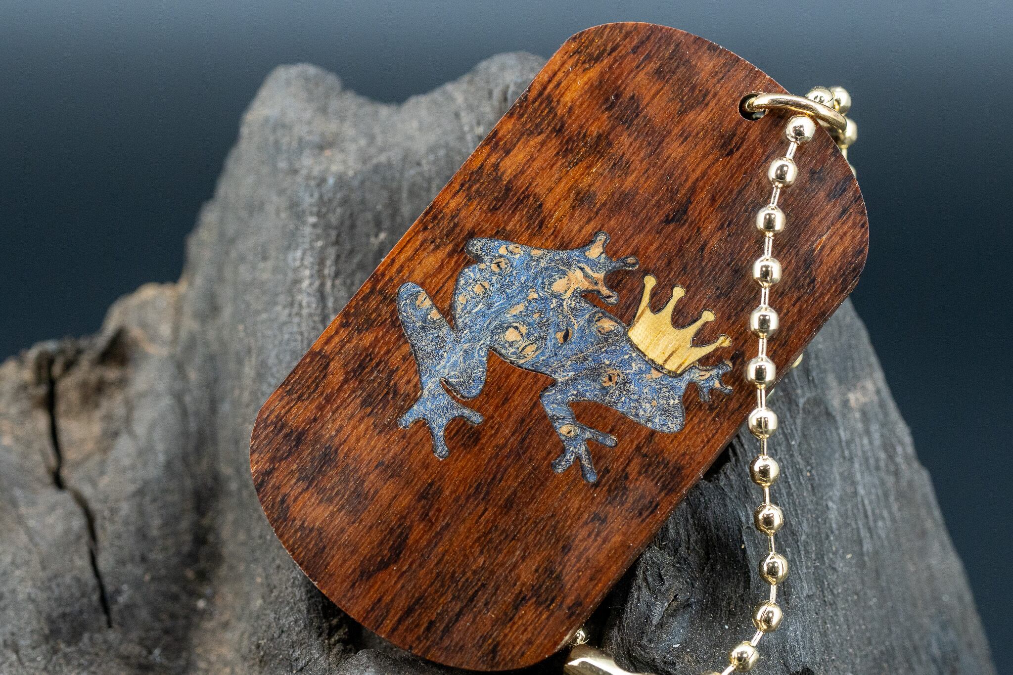 ※【 木のダイヤモンド 】 スネークウッド ドッグタグ 象嵌 カエルの王様