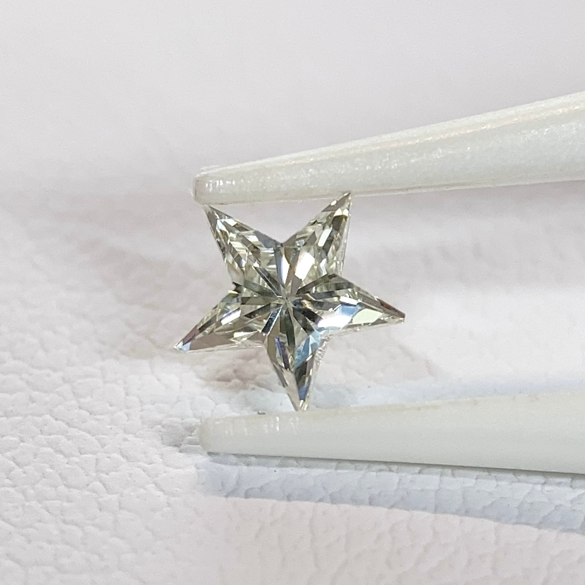 ダイヤモンドルース スターカット 0.247ct 中央宝石研究所レポート付き