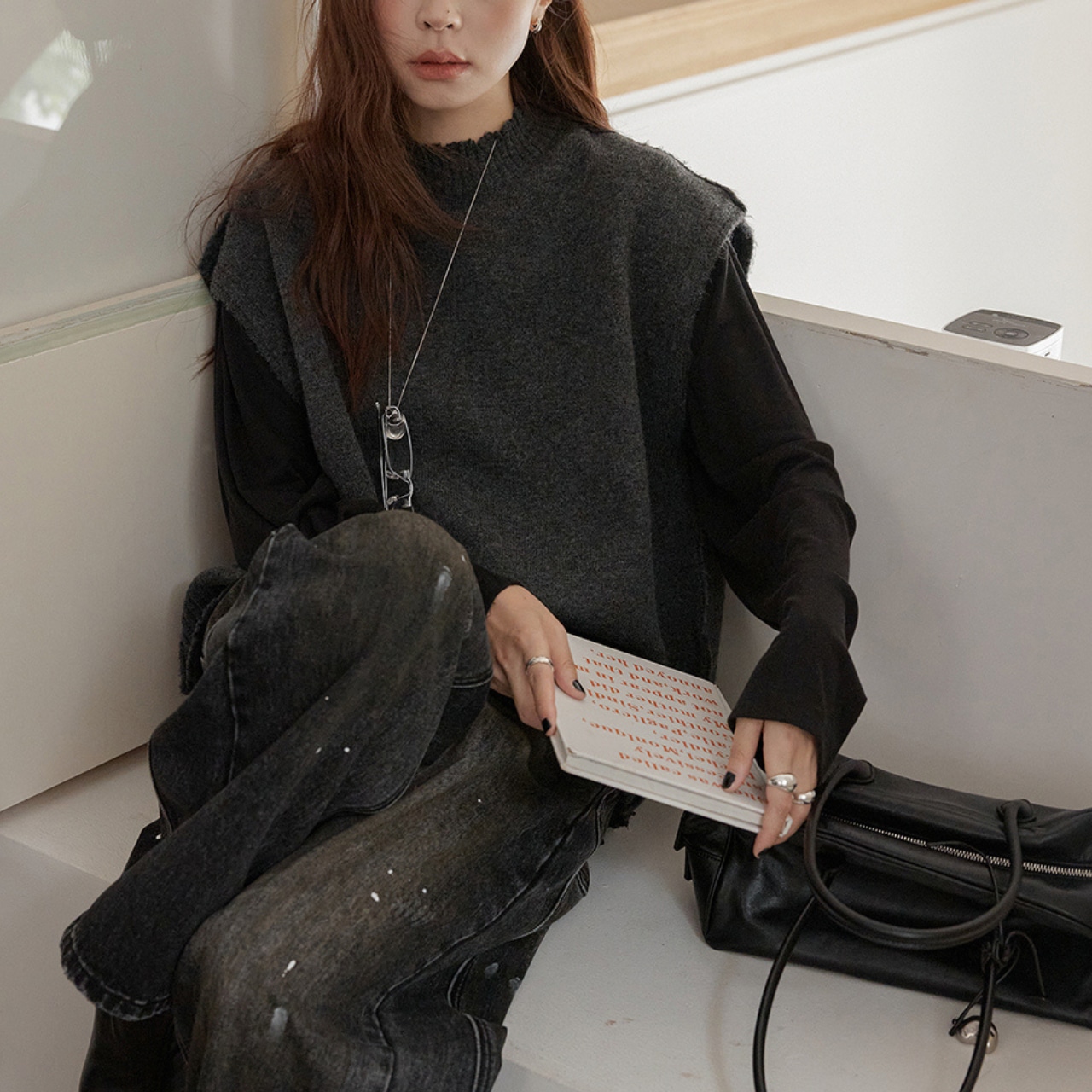 Minimal Sleeveless Knit Vest T3712