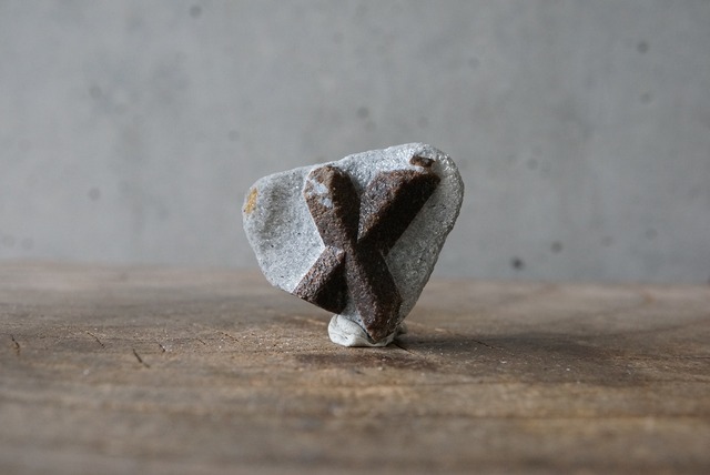 ロシア産スタウロライト　Staurolite
