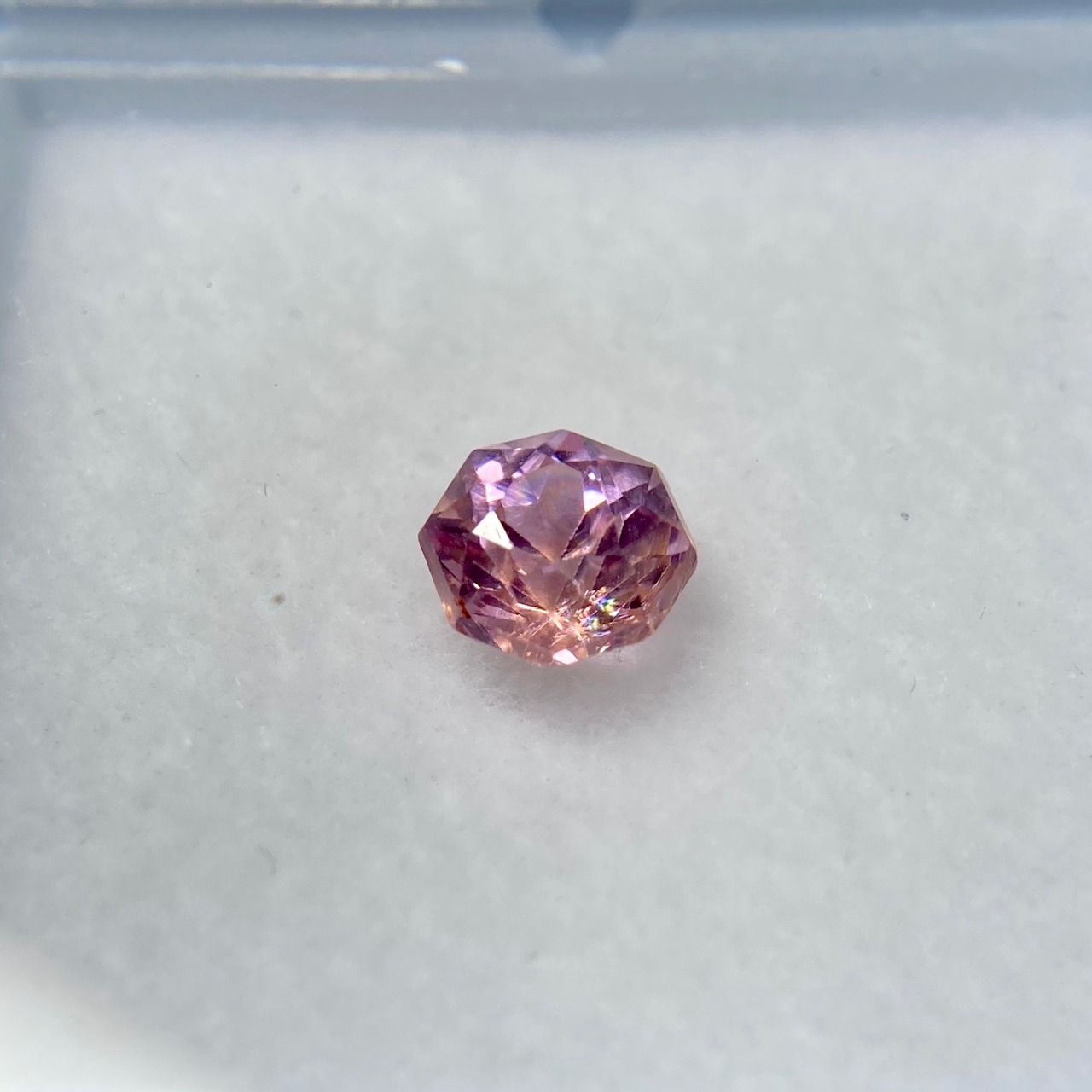 お花みたいなスピネル 訳あってお買い得：約4.8mm-5.0mm No.7
