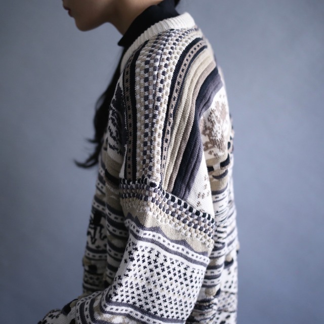 multi pattern and line design loose silhouette 3D knit sweater