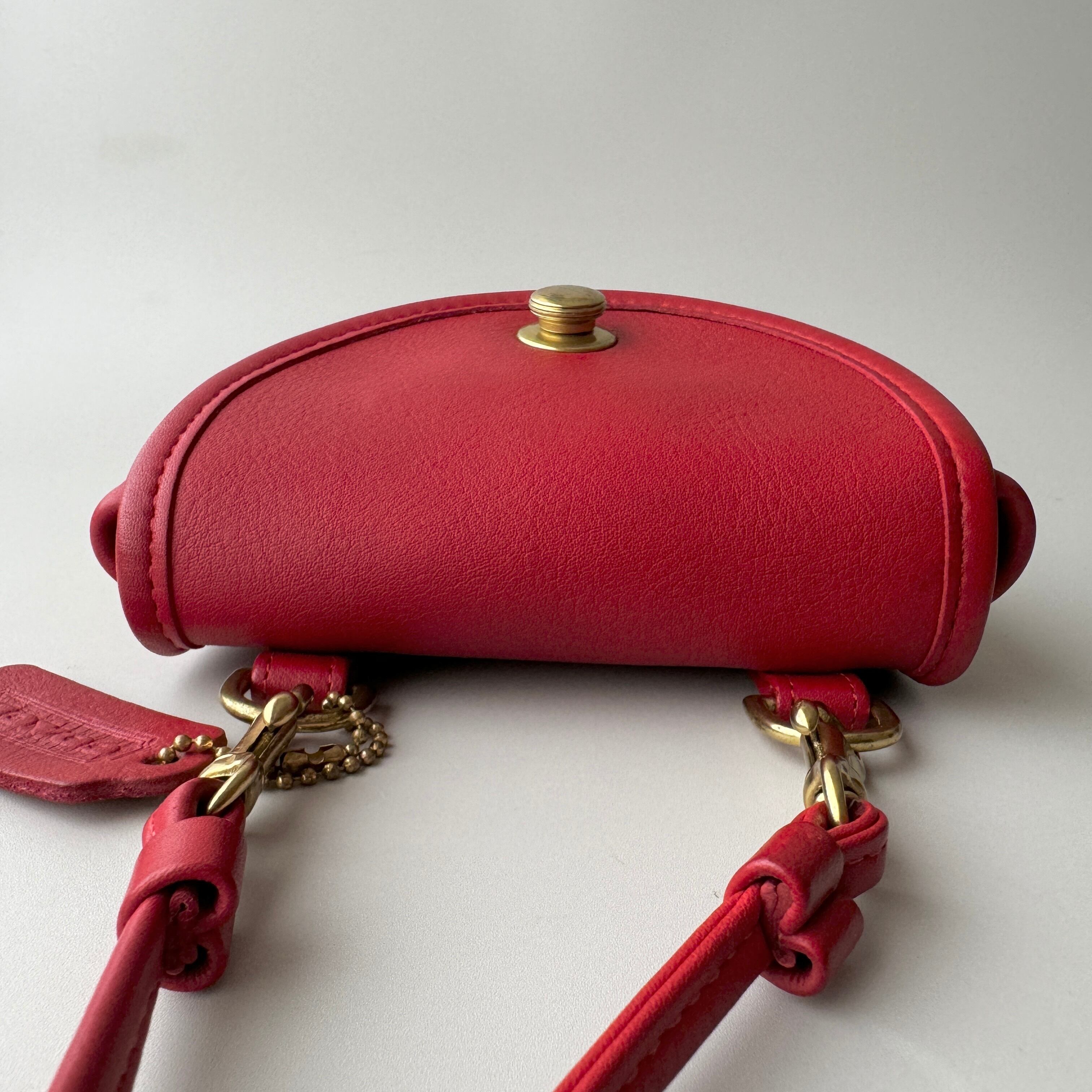 Vintage Coach 9826 Mini Belt Bag '94 | ONE VINTAGE