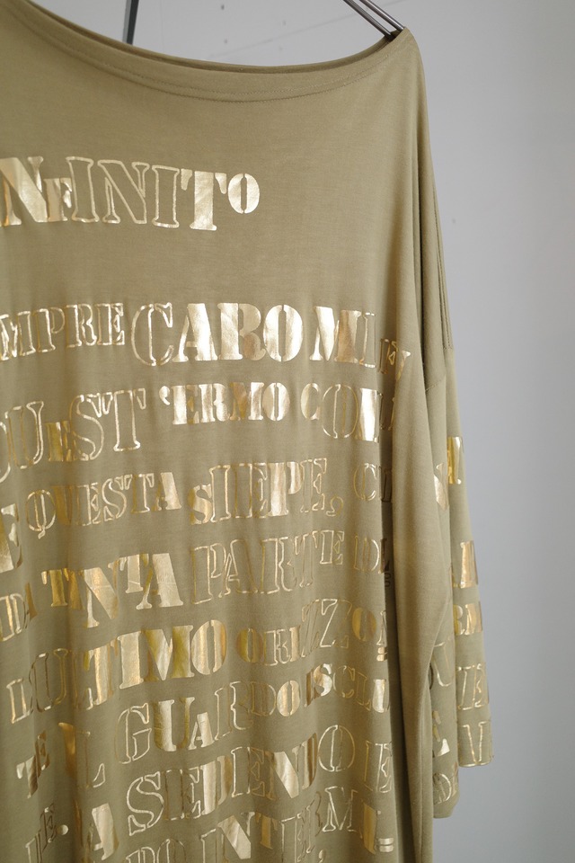 golden text one-piece