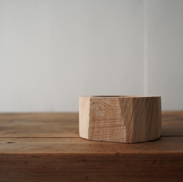木の小物入れ