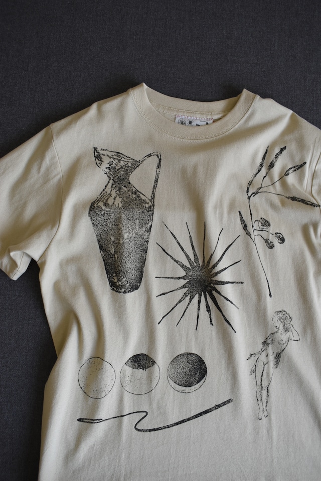 physis block-printed Tshirt / sand beige