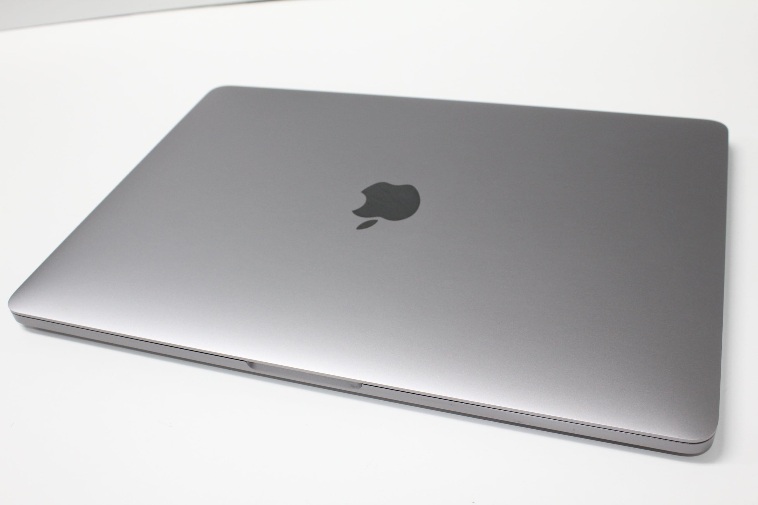 MacBook Pro（13インチ,2017,Thunderbolt 3ポートx 2）256GB/8GB