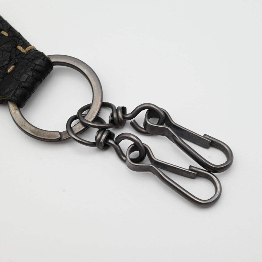Embossing Leather Black Key Ring By HENRY BEGUELIN / Italy | DÉMODÉ-Vintage  Jewelry&Goods-