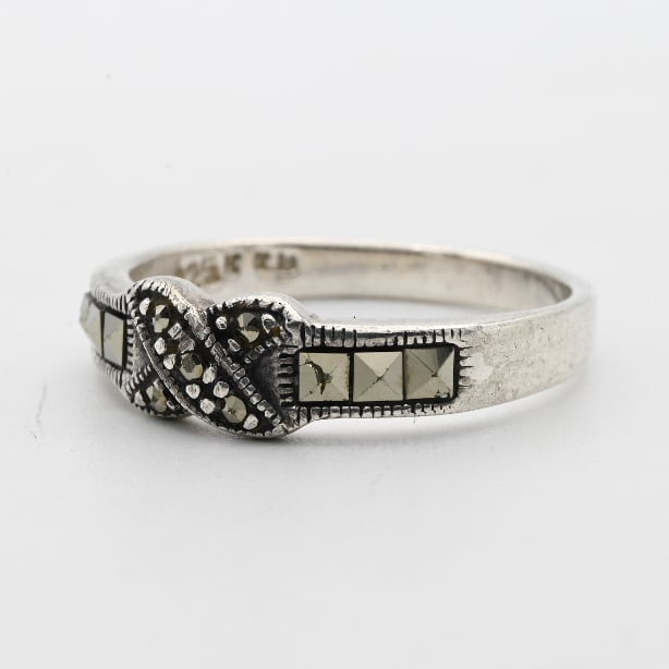 Marcasite Accent Cross Motif Design Ring #18.0 / Denmark