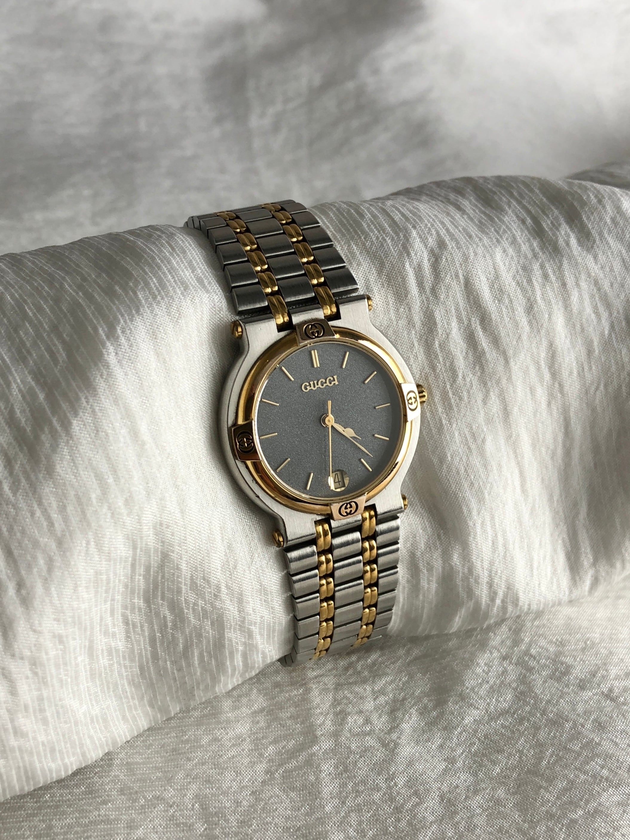 GUCCI グッチ 腕時計 シルバー×ゴールド ステンレススチール 9000M