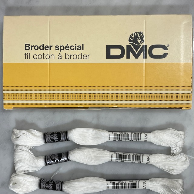 DMC アブローダー  Col. BLANC (白)・強度のある刺繍糸・ブティ、イニシャルの刺繍などに