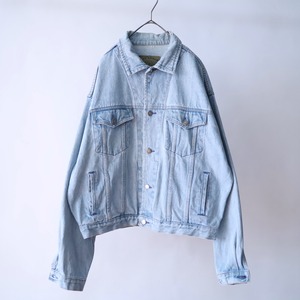 " GAP " over silhouette back print design denim jacket