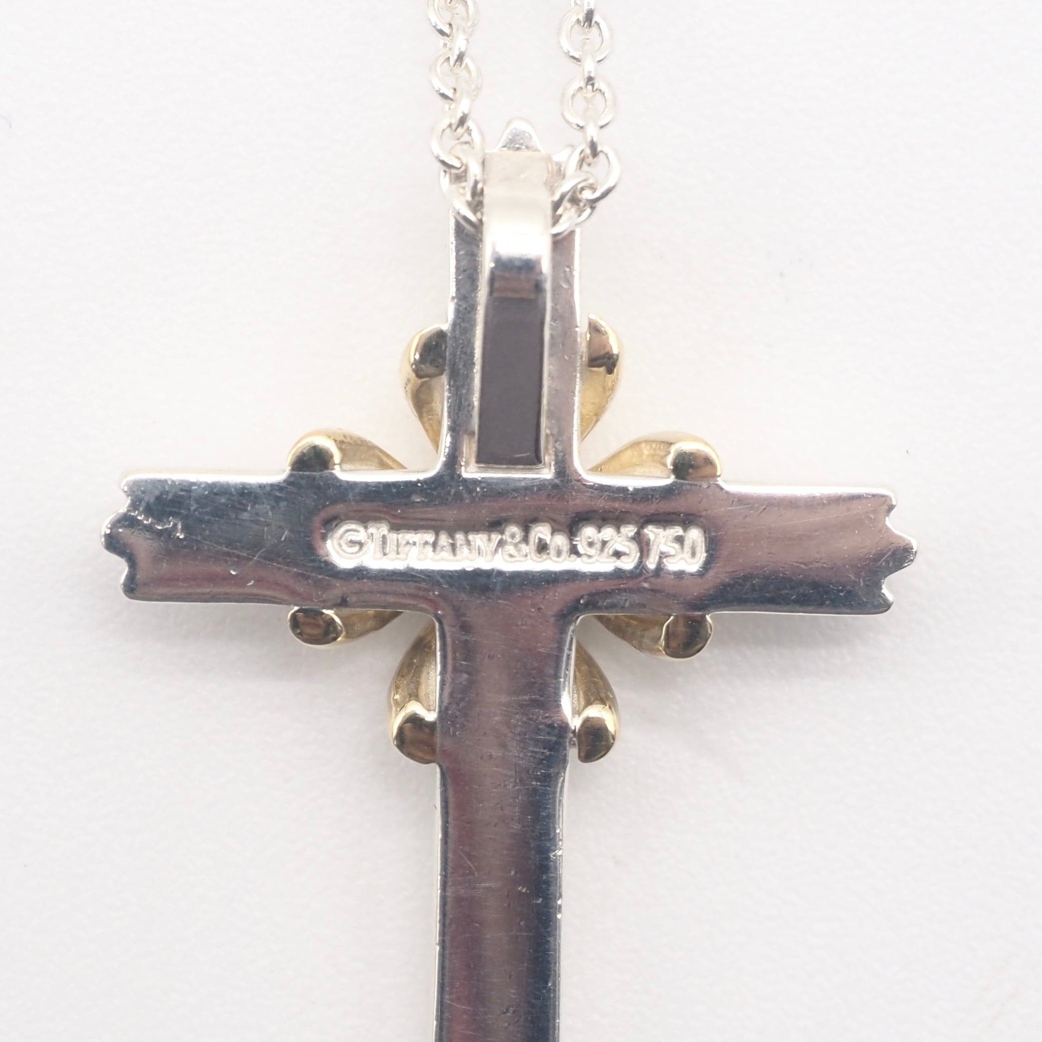 【美品】Tiffany シグネチャークロス コンビ シルバー925 K18 Tiffany&Co. シグネチャークロスコンビネックレス シルバー925 K18