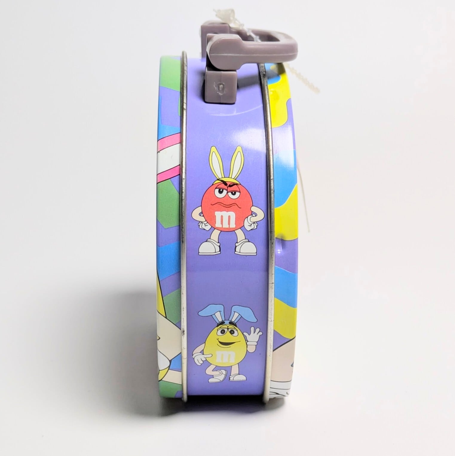 ☆ VINTAGE 2003 ☆【 m&m's（ エムアンドエムズ ）】 『 イースター 』ミニティン缶 紙タグ付き / VINTAGE / ビンテージ 〚アメリカン雑貨 アメトイ〛