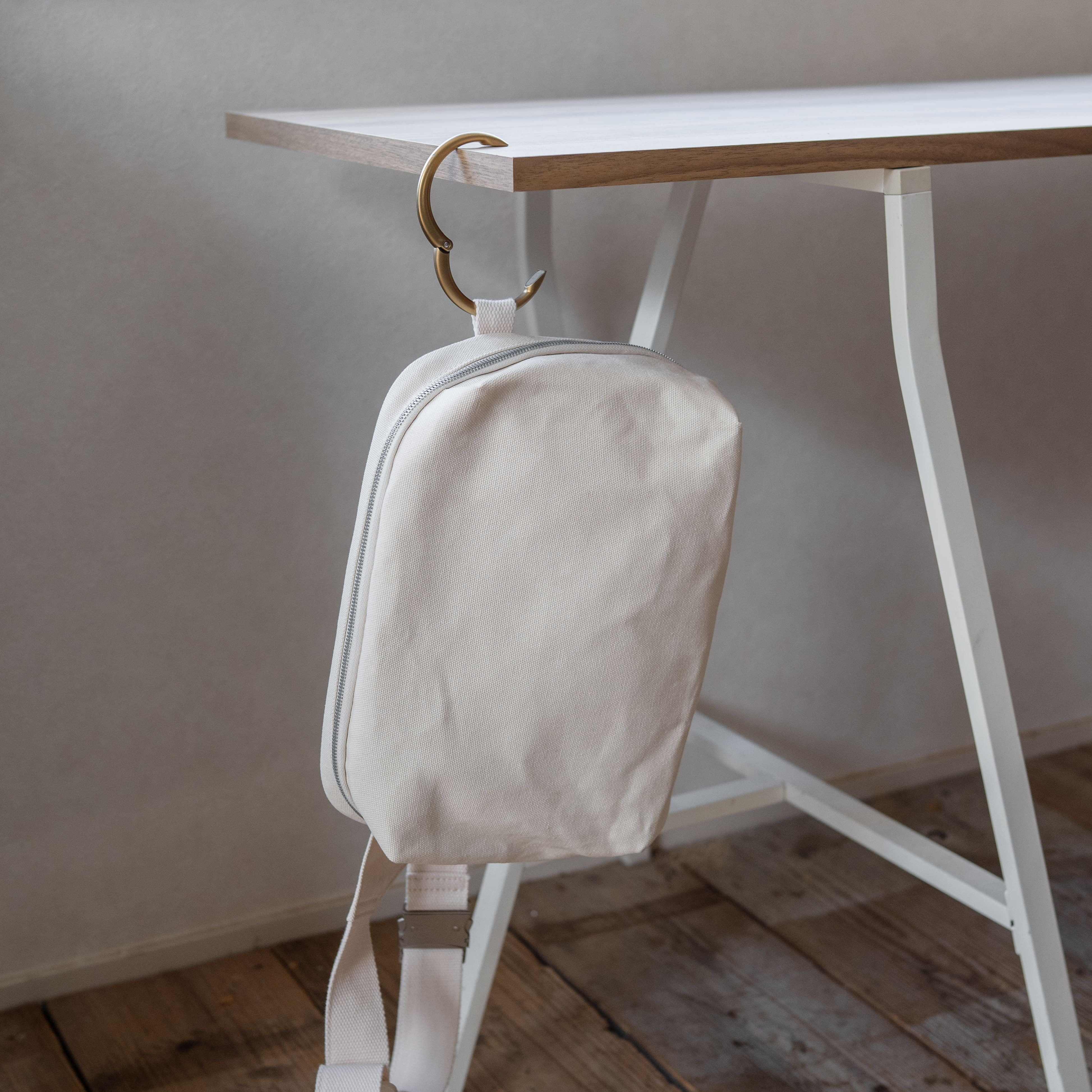 drip HALFDAY PACK Ver.2 ハーフデイパック ホワイト 白 iPadユーザーのためのボディバッグ「HALFDAY PACK ver.2」 | drip公式