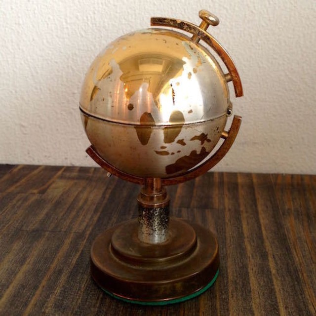 World Globe Lighter