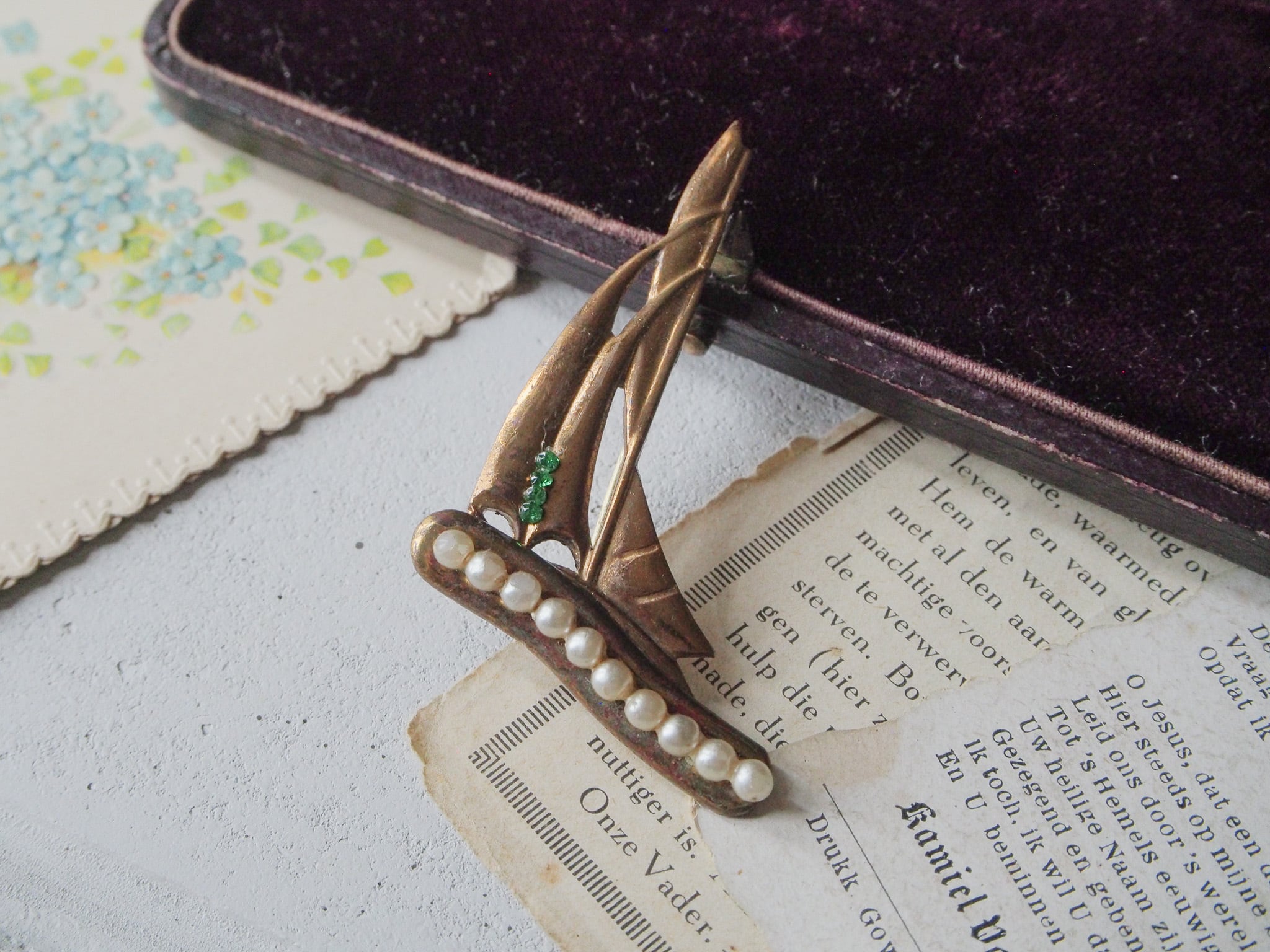 パールが並ぶヨットのブローチ | アンティークアクセサリー ｜antique