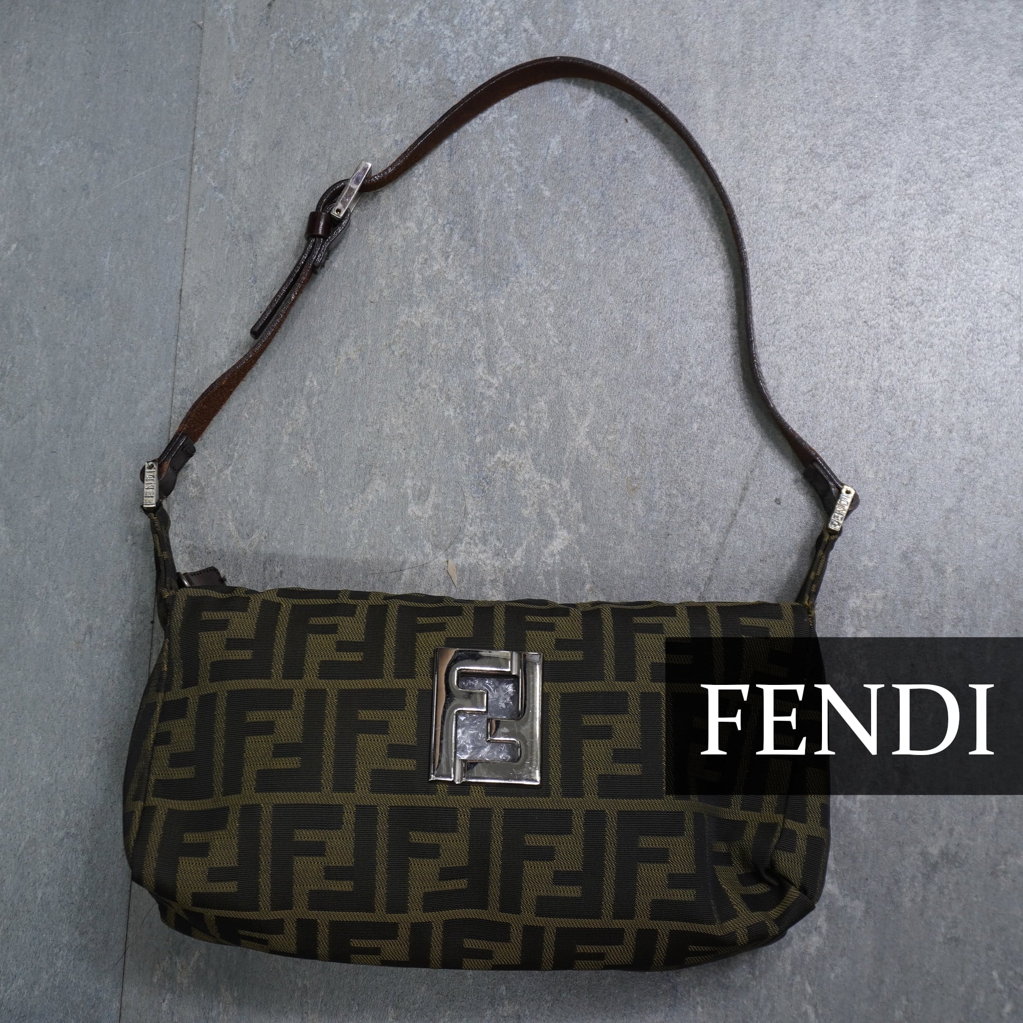 FENDI フェンディ ズッカ 柄 総柄 FF ショルダーバッグ メンズ 