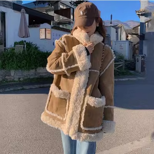 ボアジャケット レディース アウター 羽織 ジャケット ムートンジャケット 長袖 スタンドカラー 厚手 暖かい カジュアル お出かけ おしゃれ もこもこ ショートコート ゆったり ポケット 女性