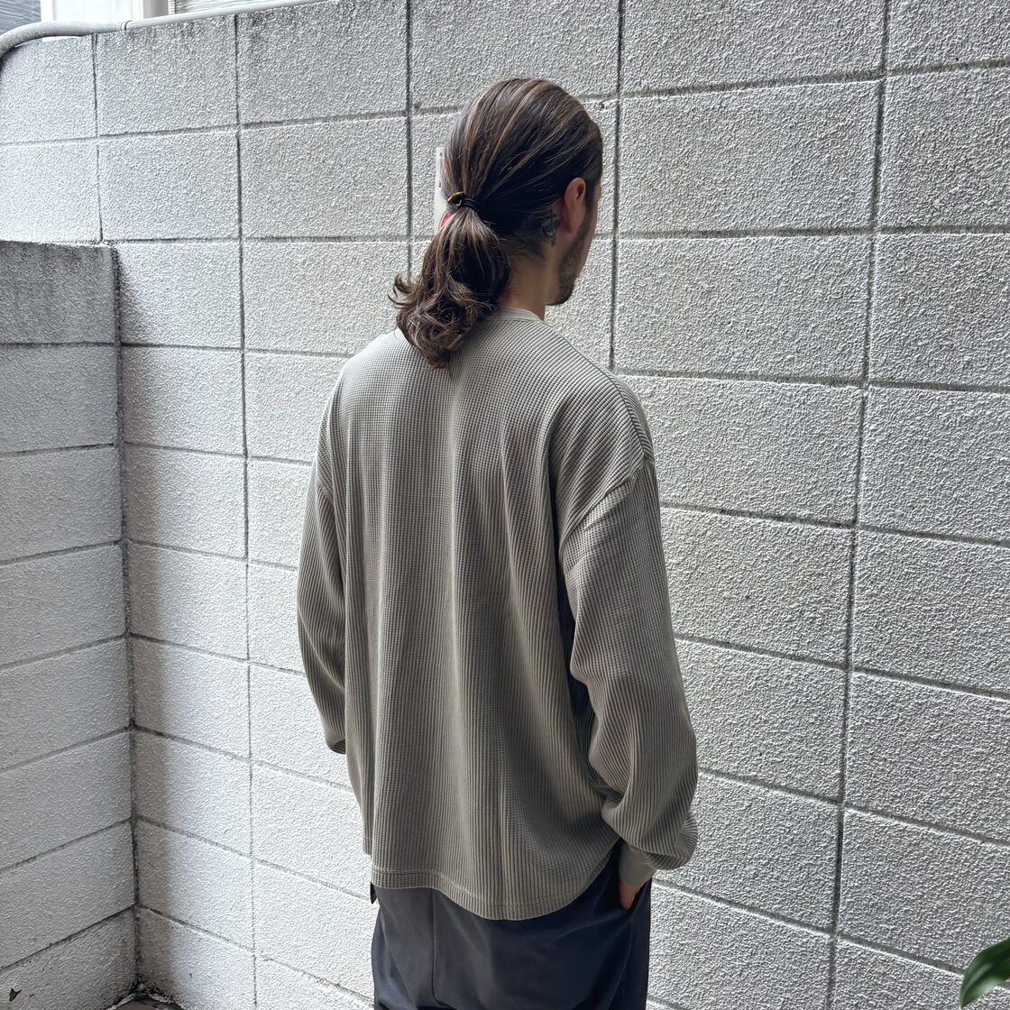SEABEES Pigment Henry Neck Thermal Gray Olive Black / シービーズ 