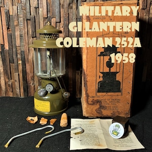 コールマン 252A デッドストック品 NOS 1958年製造 ミリタリー GI ランタン COLEMAN ビンテージ 完全分解清掃 メンテナンス クリーニング済 50年代 箱付き フルセット