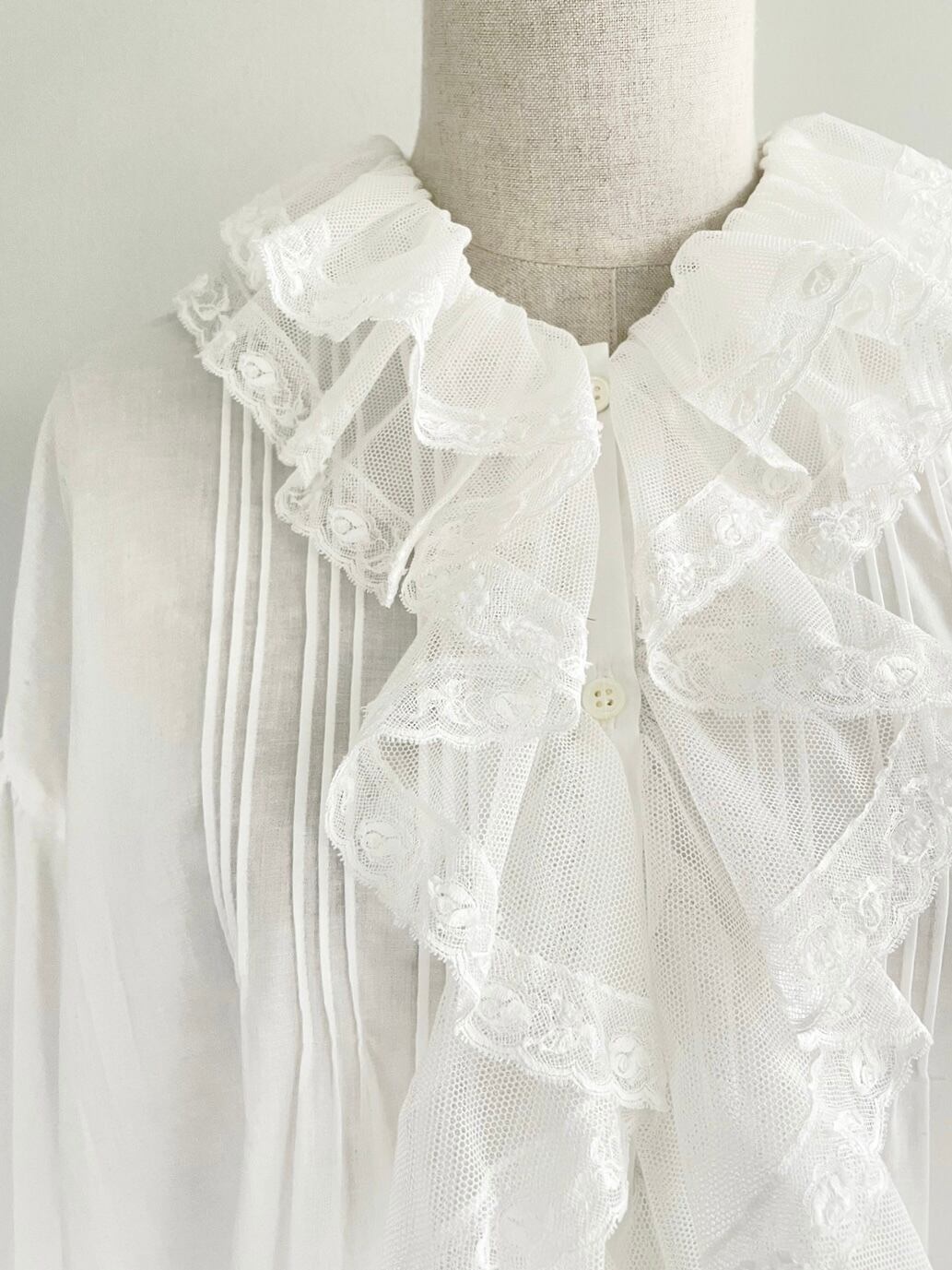 Bilitis dix-sept ans Ruffle Collar Blouse | KOKO