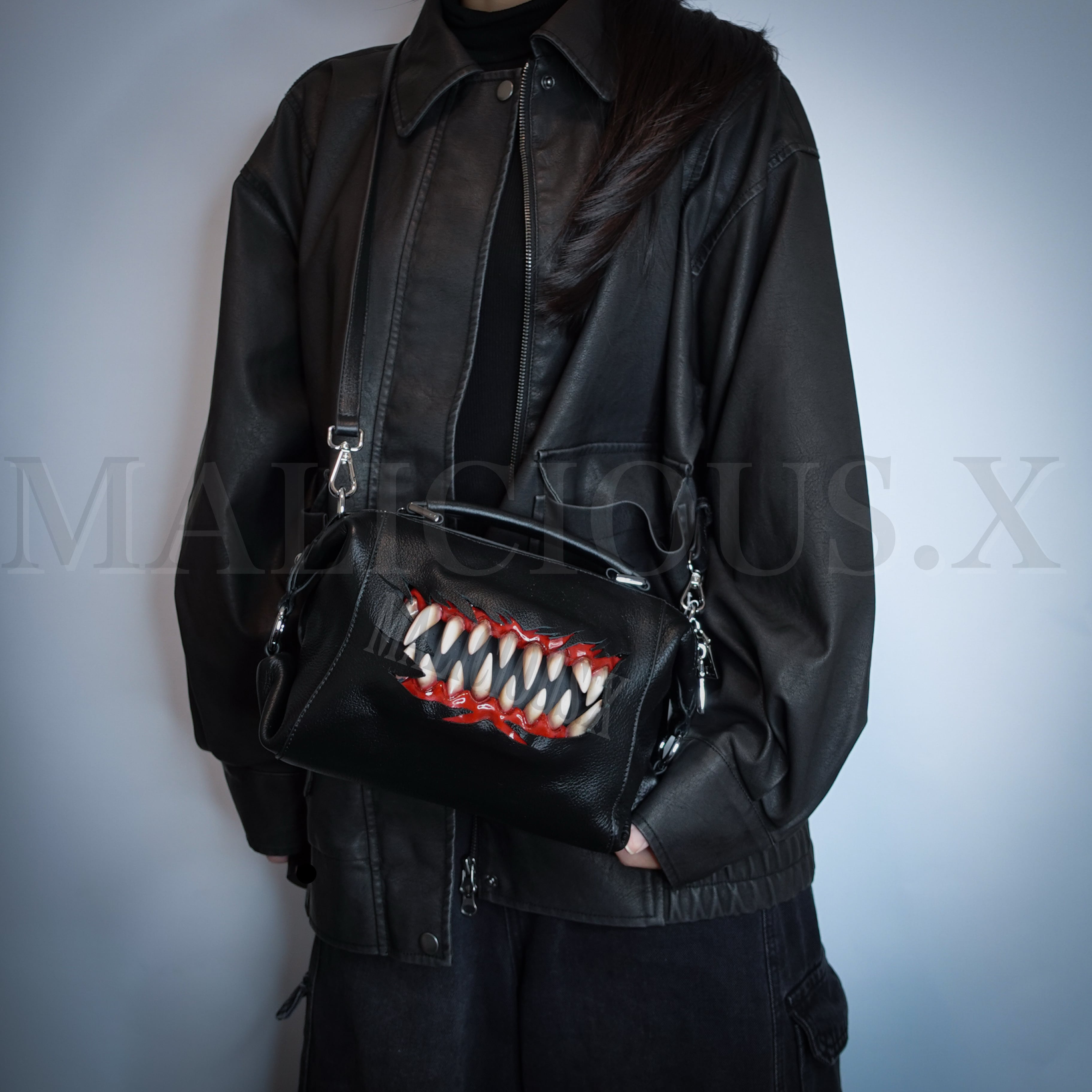 とらじ BLACK】Cat fang 2Zip shoulder & Hand Bag（said ring） | MALICIOUS.X