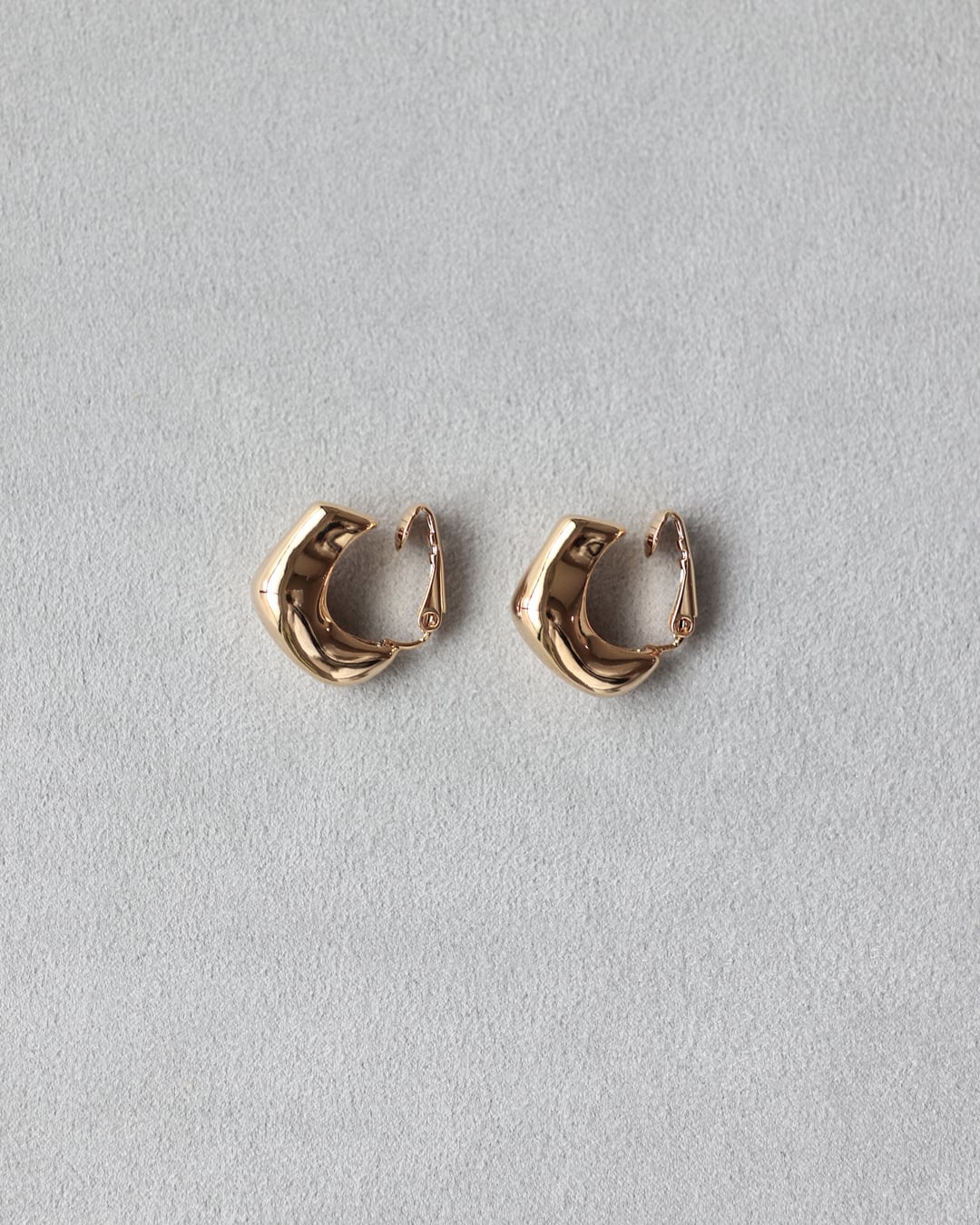 Bumpy earring / Gold