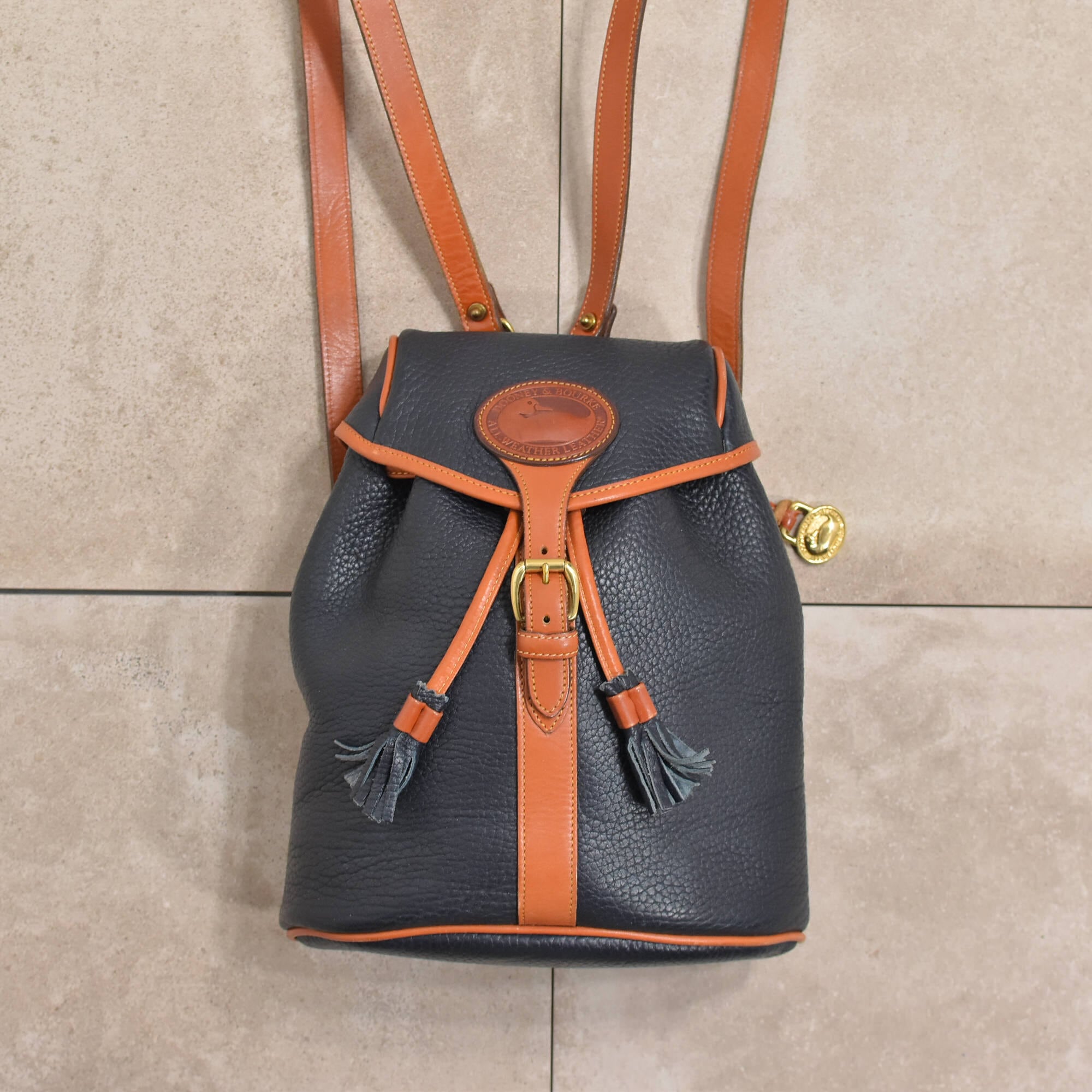 Dooney & Bourke ドゥーニー&バーク リュック レザー 【公式通販】