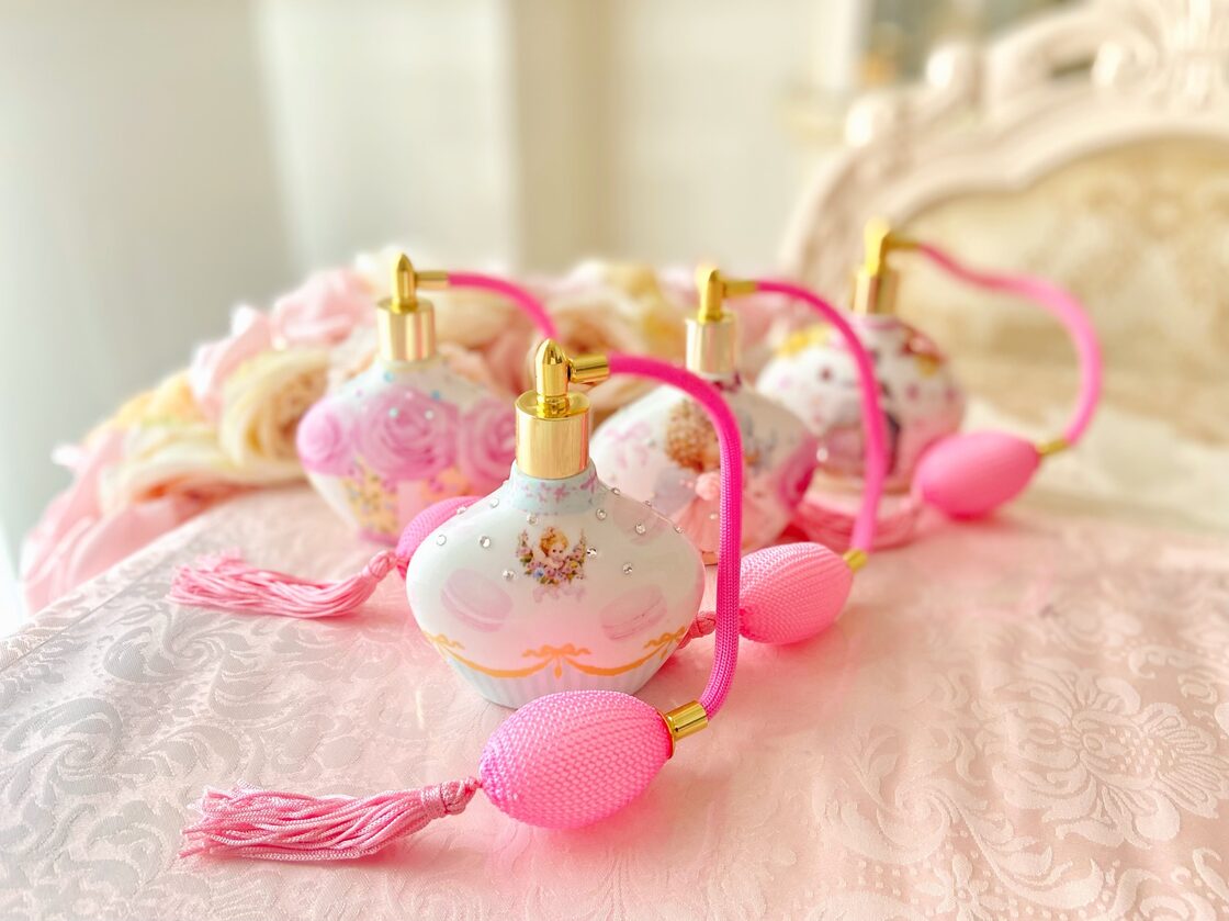 キラキラJewelryDeco…♡天使とマカロンのパフュームボトル | Pay ID