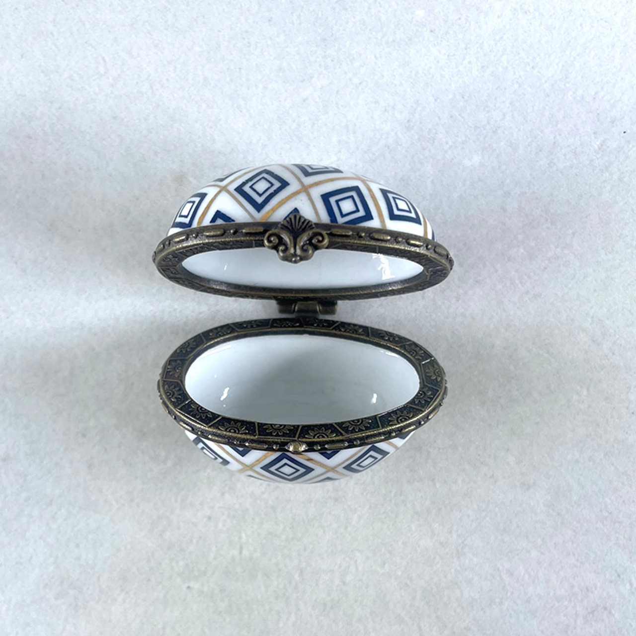 陶器の小物入れ　菱形模様　ネイビー×ゴールド　Porcelain Art 19otd25