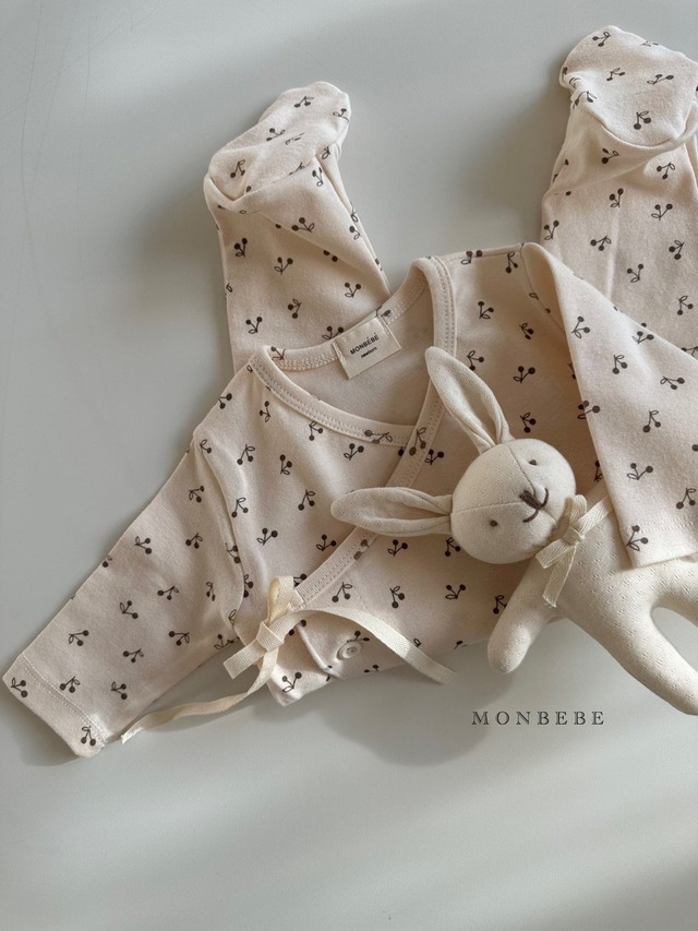 《即納》《monbebe》cherry bunny suit