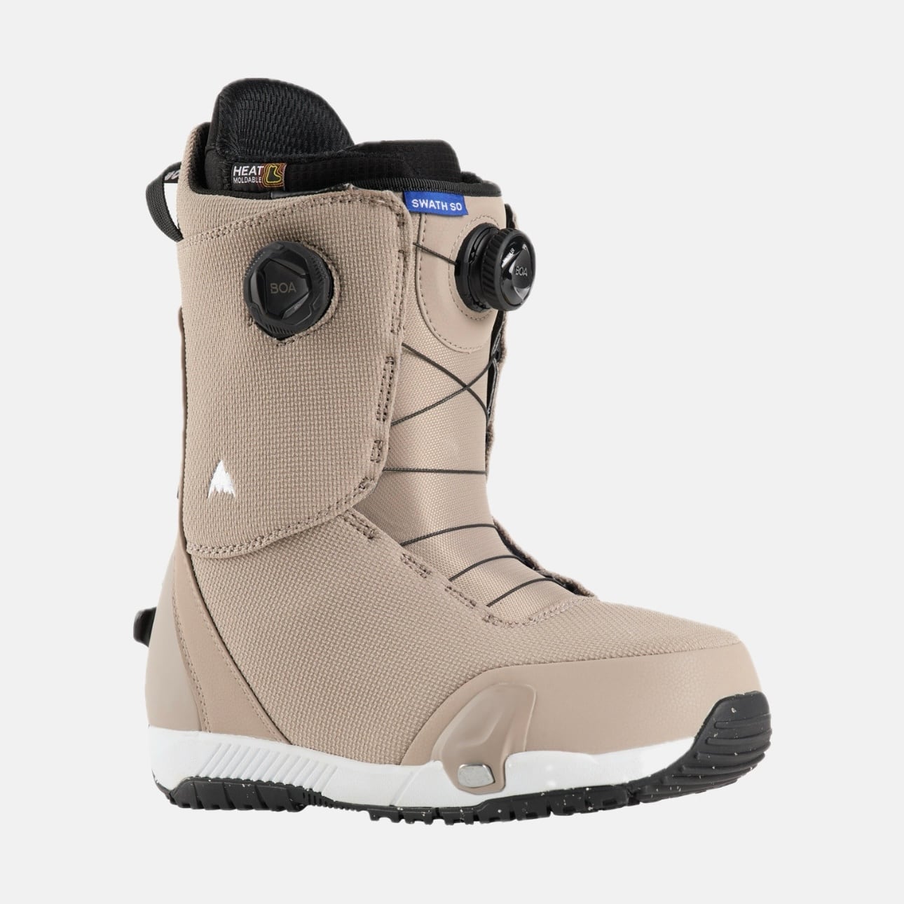 ボード・ブーツ・バインディング・ウェアの全てを収納して、背負うの  