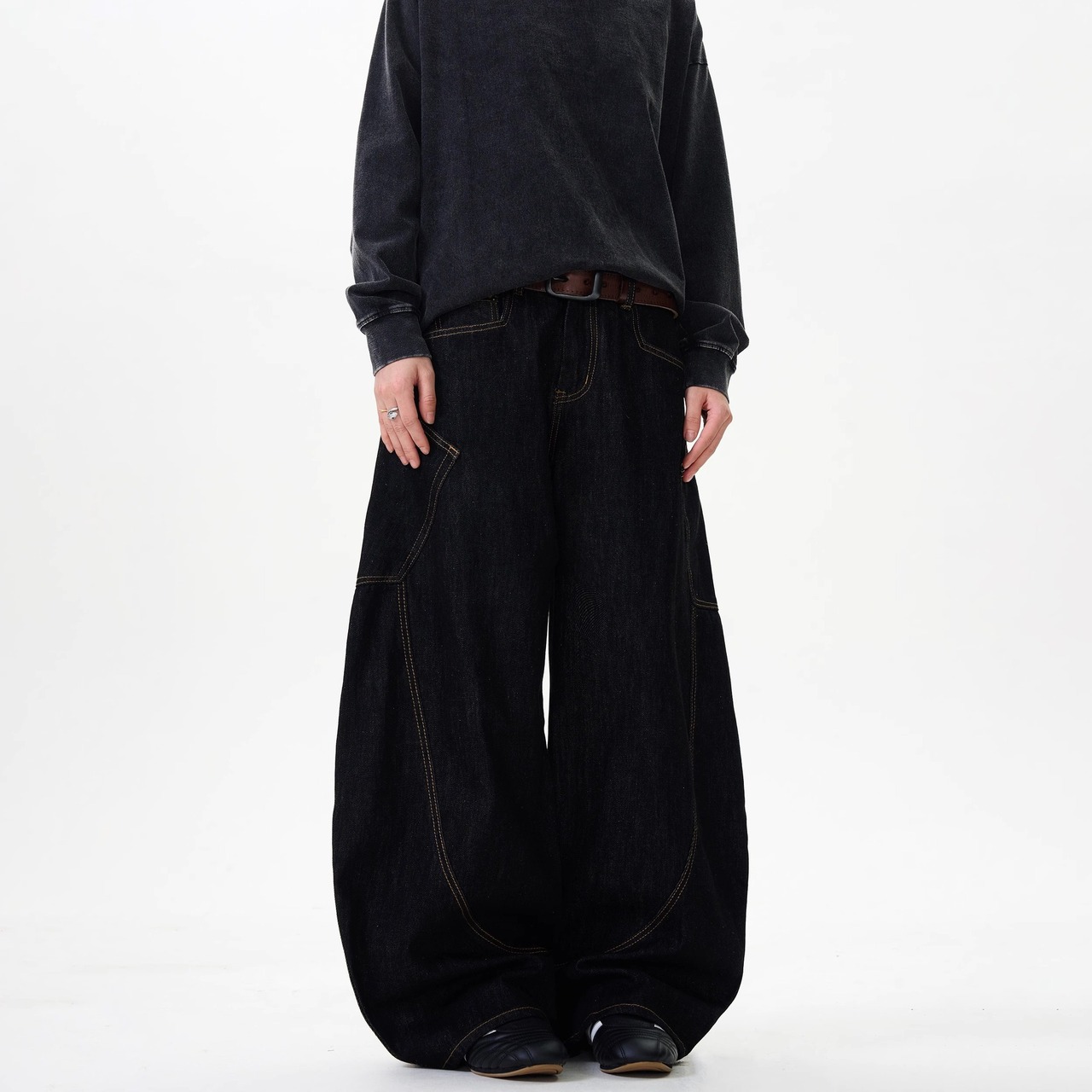 アークシーム バルーン デニムパンツ
