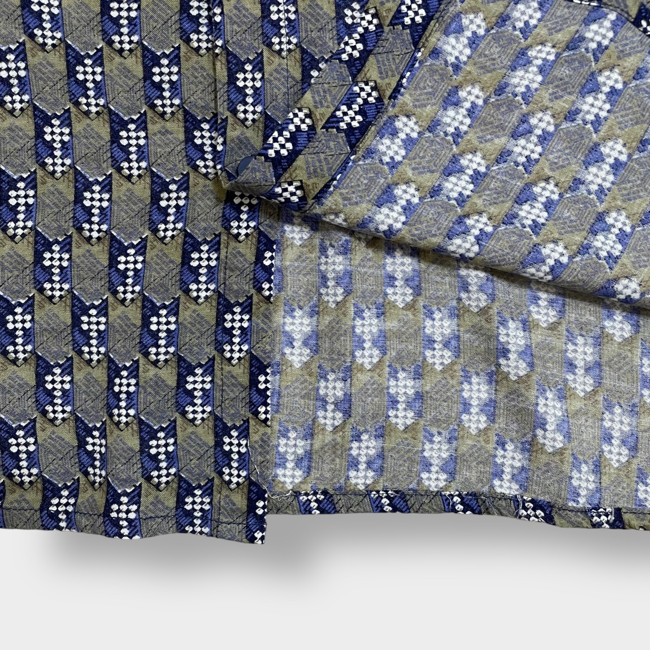 【CLAUDIO NUCCI】半袖シャツ 個性的 柄シャツ 総柄 オールパターン レーヨン XL ビッグサイズ ロシア製 US古着