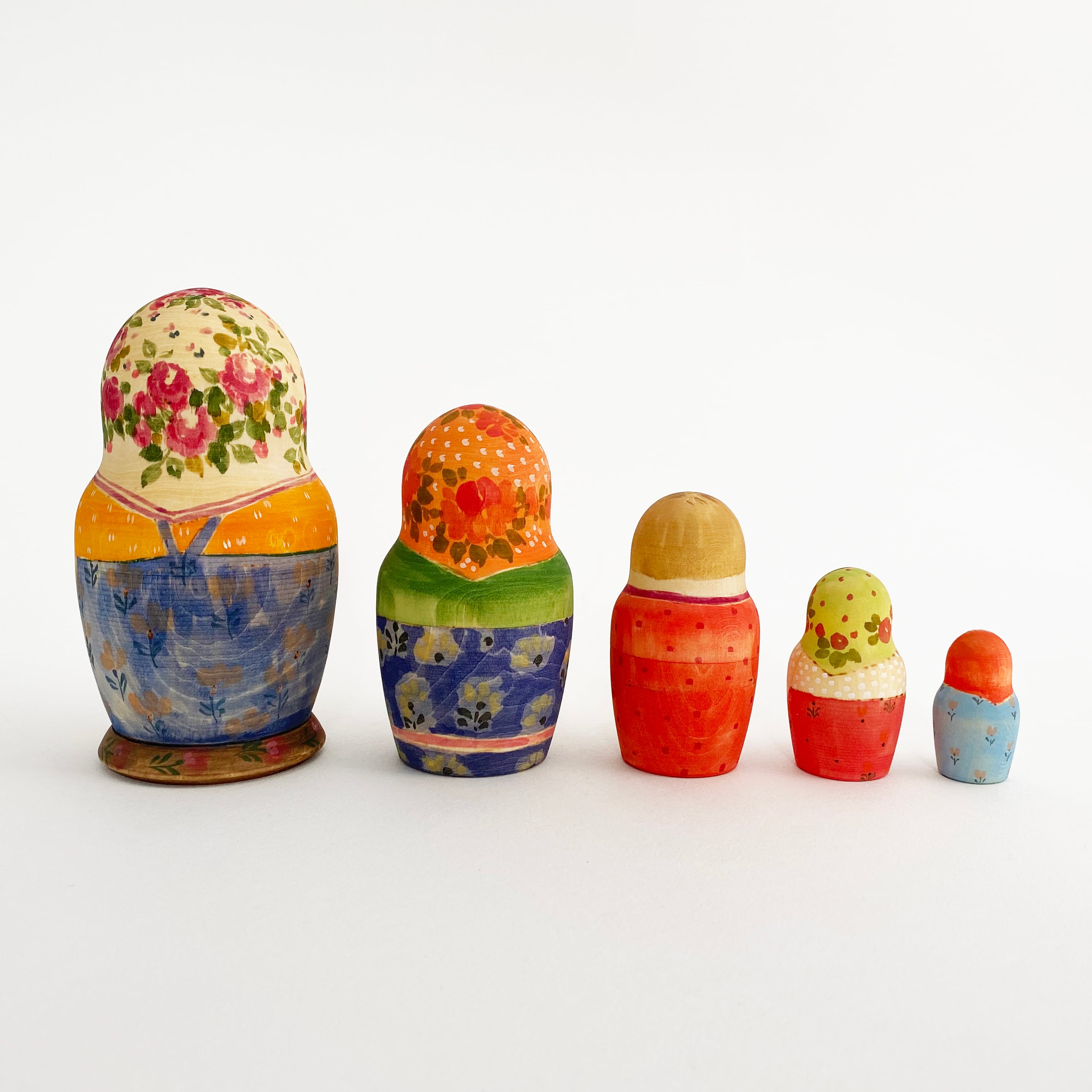 アーティスト・マトリョーシカ（マリヤ・ドミトリエワ作/ハンカチ5個組）